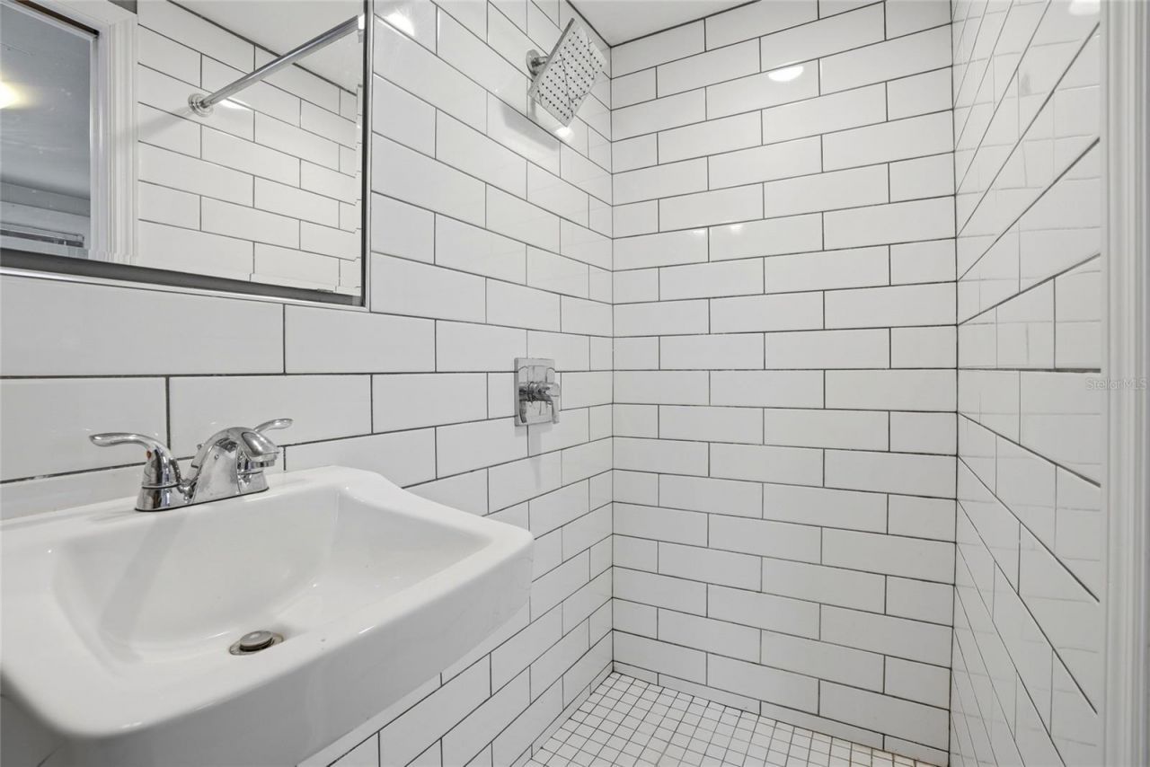 725 8th Street N, Unit 1, Saint Petersburg, FL 33701 Photo
