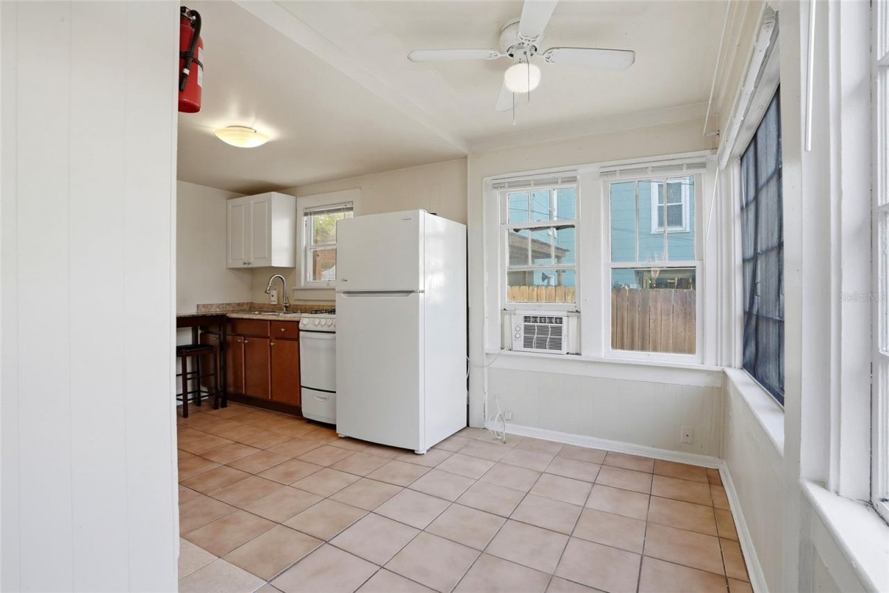 725 8th Street N, Unit 1, Saint Petersburg, FL 33701 Photo