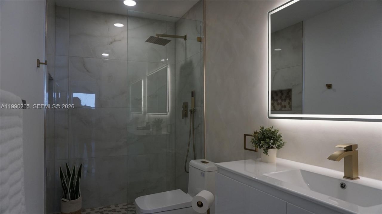 3280 NW 51st Ter, Miami, FL 33142 Photo