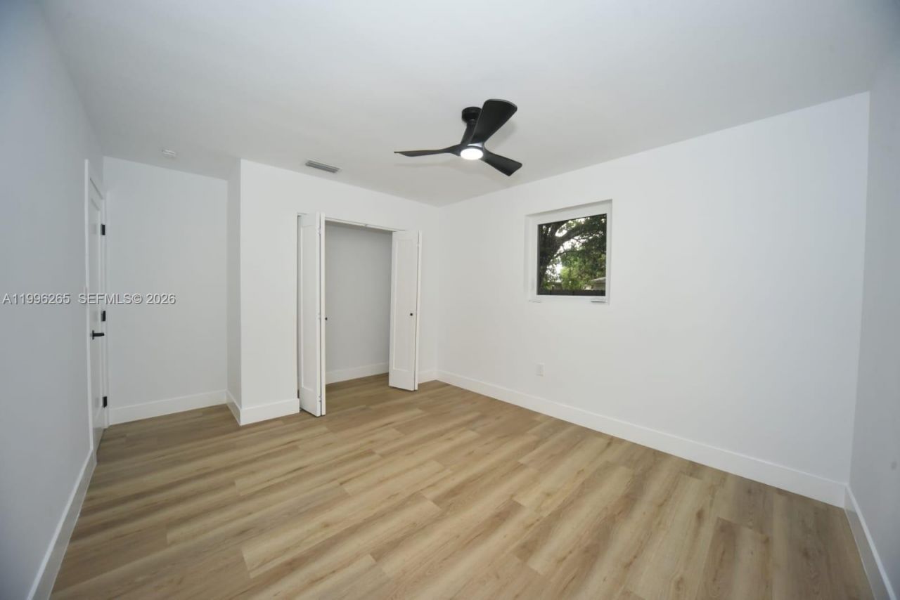 3280 NW 51st Ter, Miami, FL 33142 Photo