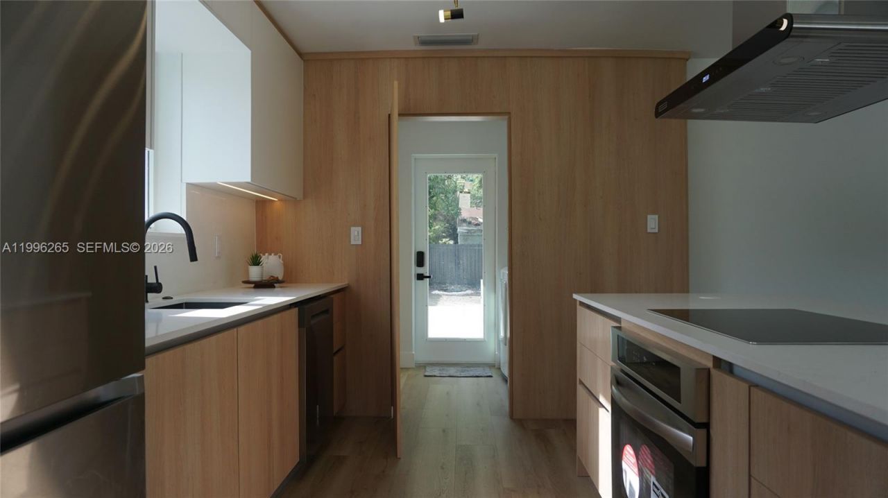 3280 NW 51st Ter, Miami, FL 33142 Photo