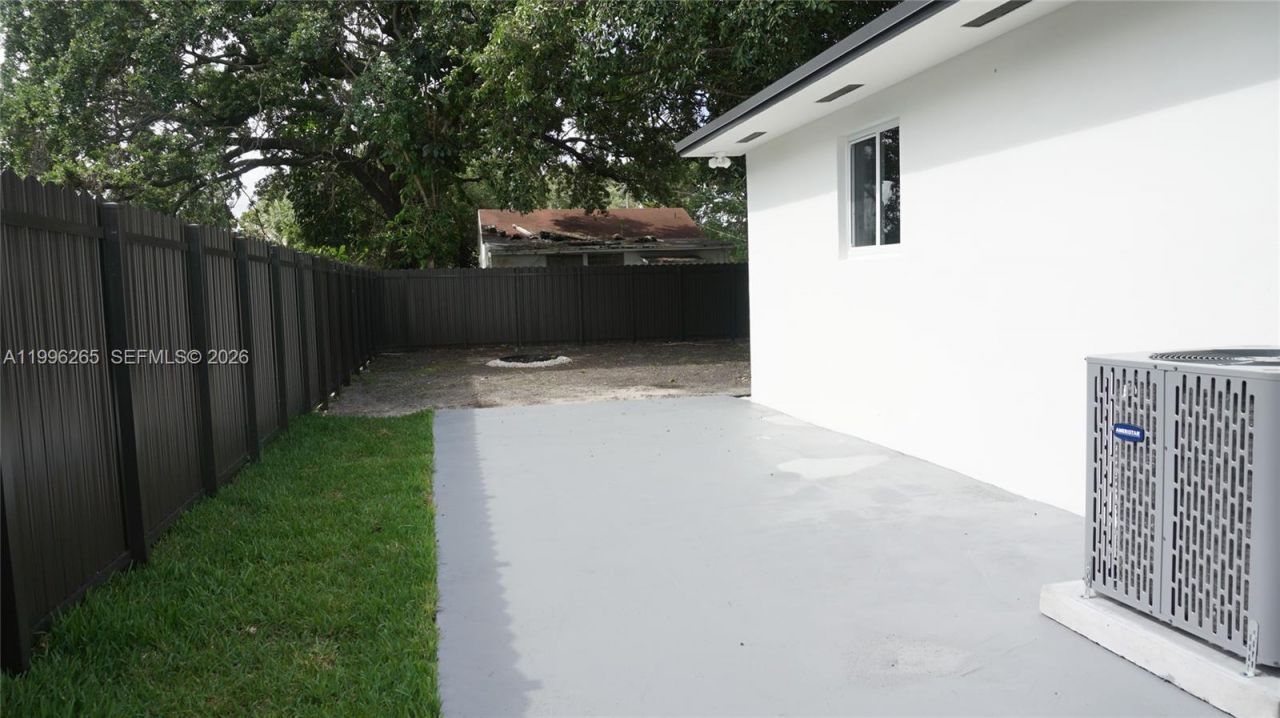 3280 NW 51st Ter, Miami, FL 33142 Photo