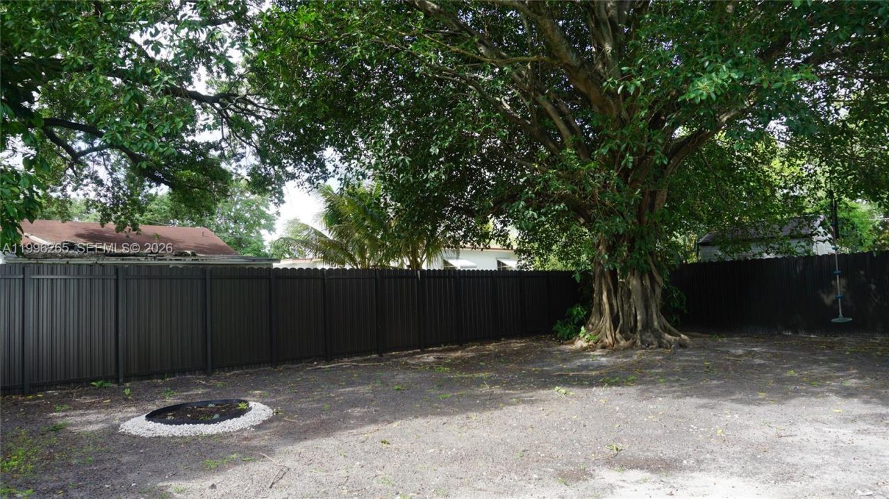 3280 NW 51st Ter, Miami, FL 33142 Photo