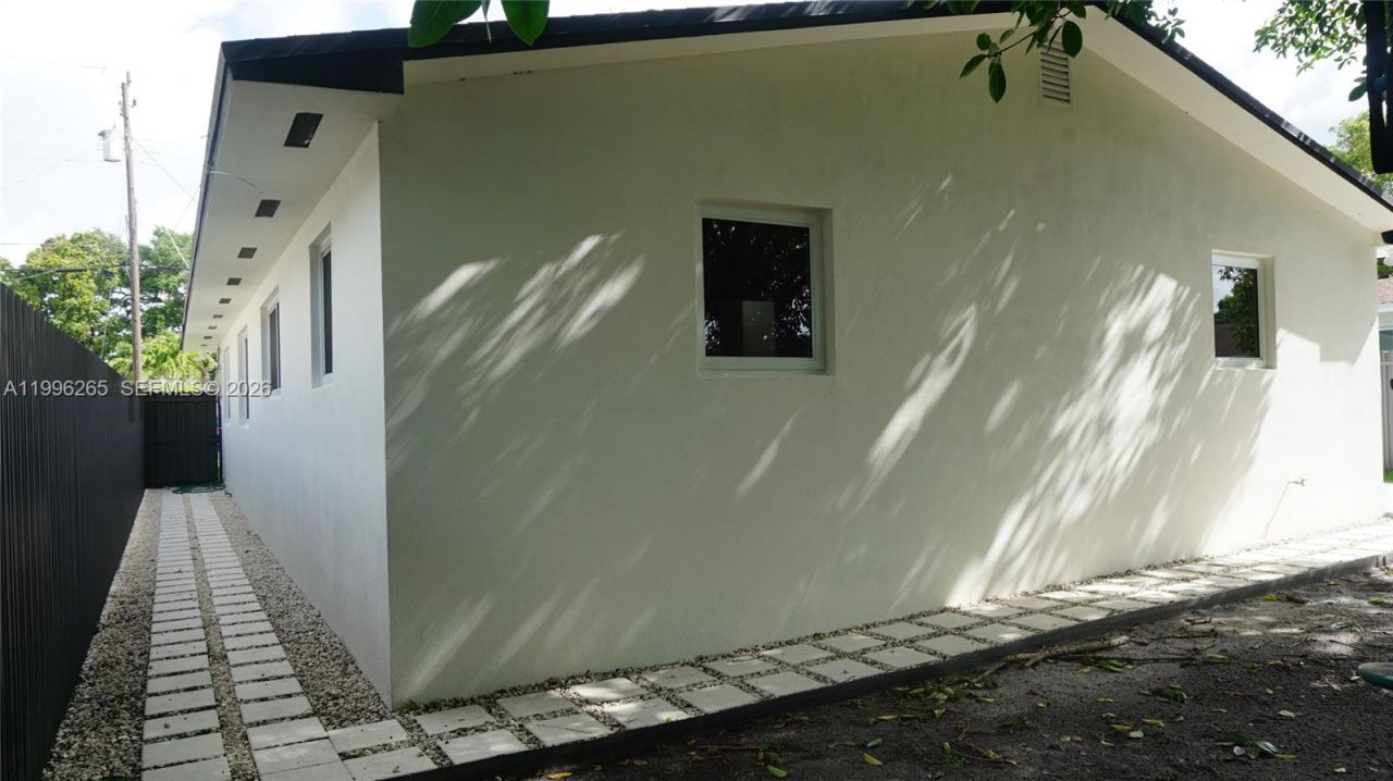 3280 NW 51st Ter, Miami, FL 33142 Photo