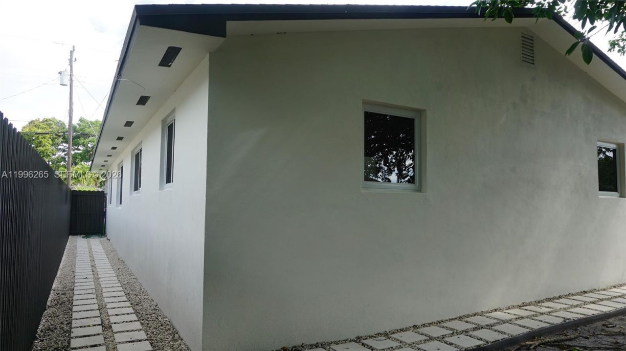 3280 NW 51st Ter, Miami, FL 33142 Photo