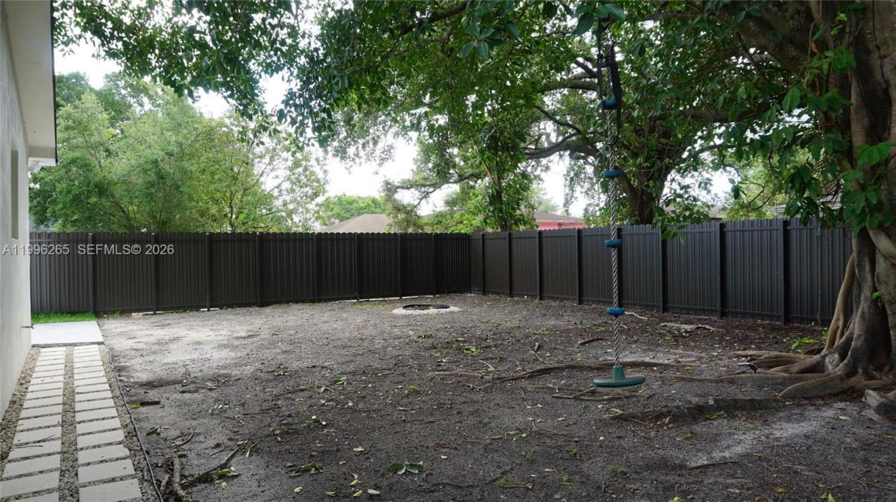 3280 NW 51st Ter, Miami, FL 33142 Photo