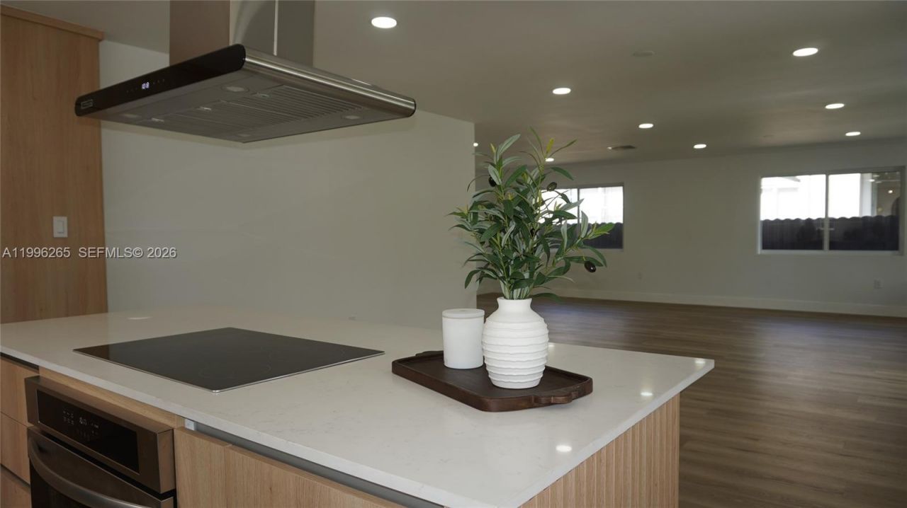 3280 NW 51st Ter, Miami, FL 33142 Photo