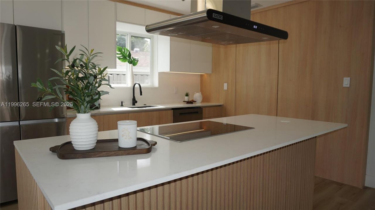 3280 NW 51st Ter, Miami, FL 33142 Photo