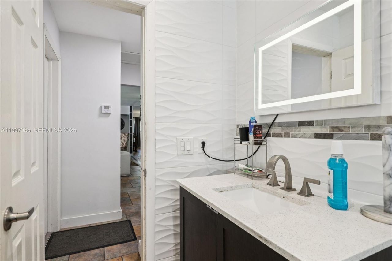 314 NE 85th St , El Portal, FL 33138 Photo