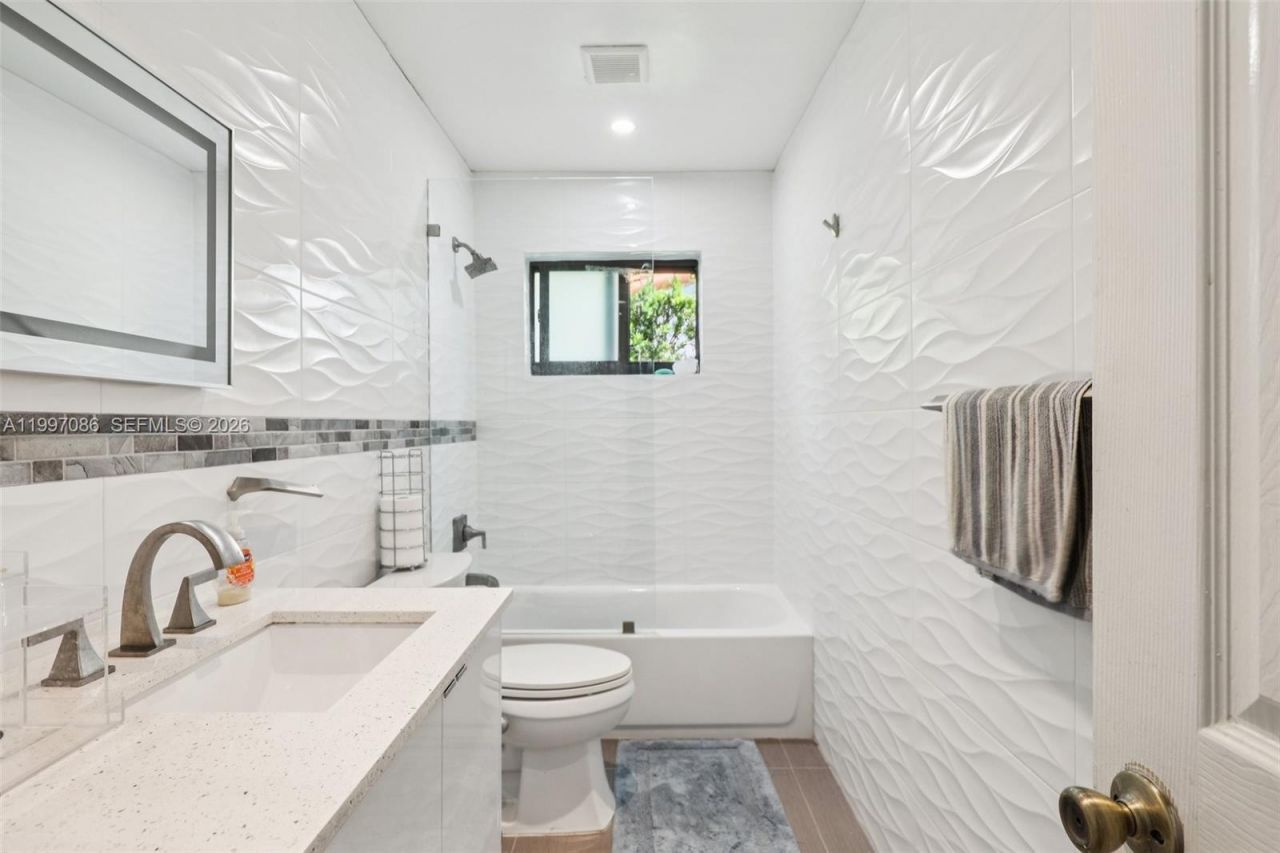 314 NE 85th St , El Portal, FL 33138 Photo