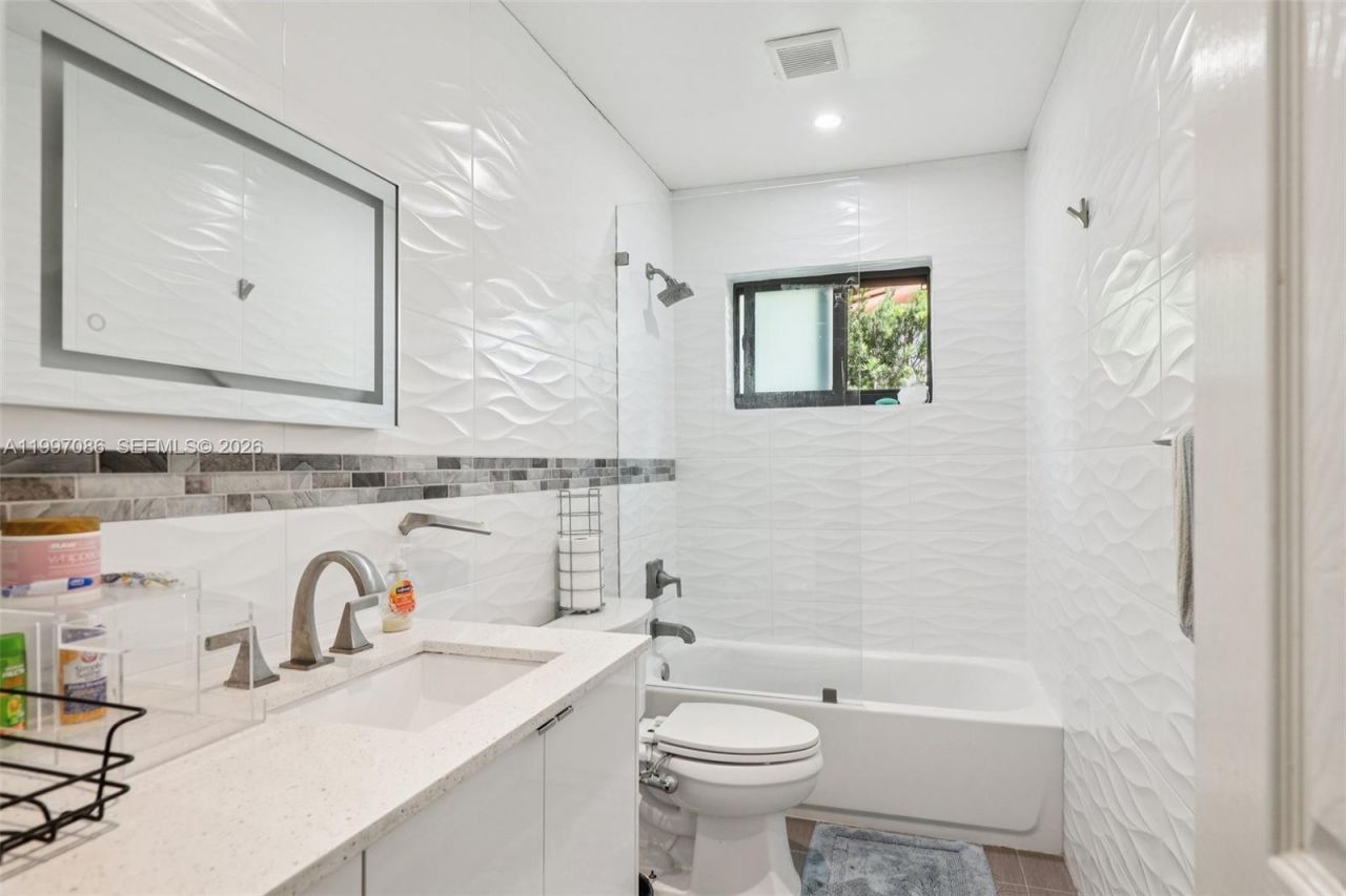 314 NE 85th St , El Portal, FL 33138 Photo