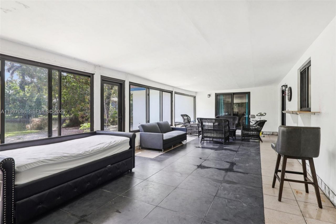 314 NE 85th St , El Portal, FL 33138 Photo