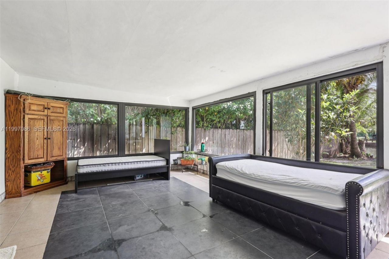 314 NE 85th St , El Portal, FL 33138 Photo