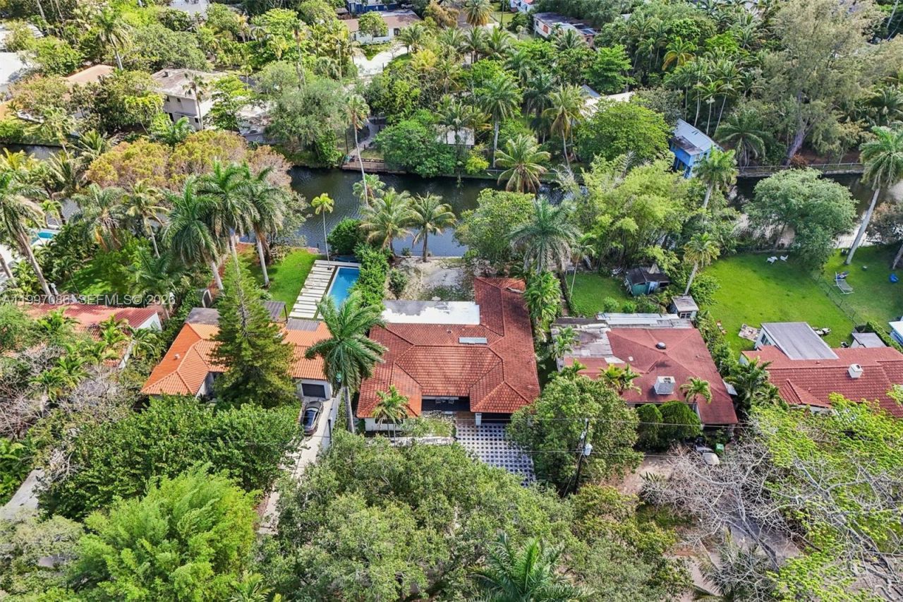 314 NE 85th St , El Portal, FL 33138 Photo