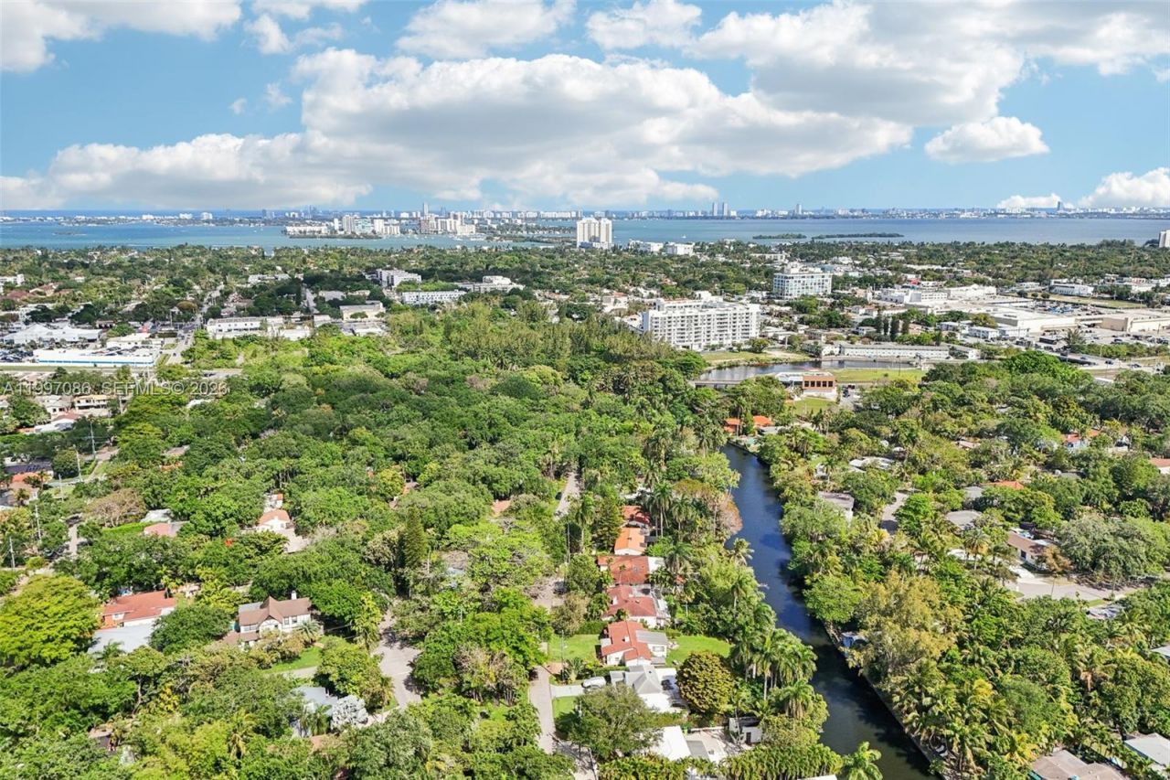 314 NE 85th St , El Portal, FL 33138 Photo