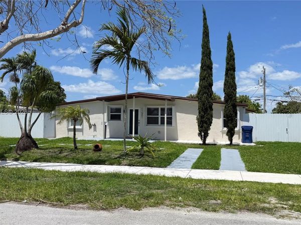 11501 SW 43rd Ln, Miami, FL 33165