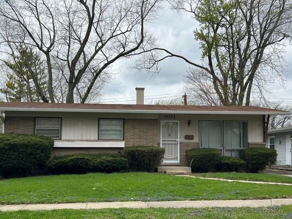 15722 Woodlawn East Avenue , South Holland, IL 60473
