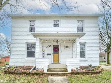 203 Sawyer Street, Grand Blanc, MI 48439