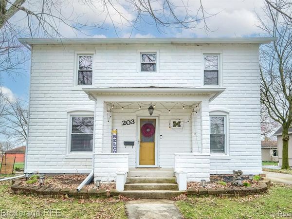 203 Sawyer Street, Grand Blanc, MI 48439