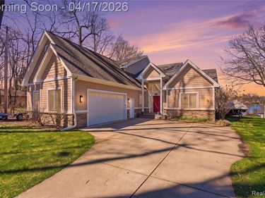 1836 Alsup Avenue, Commerce Twp, MI 48382