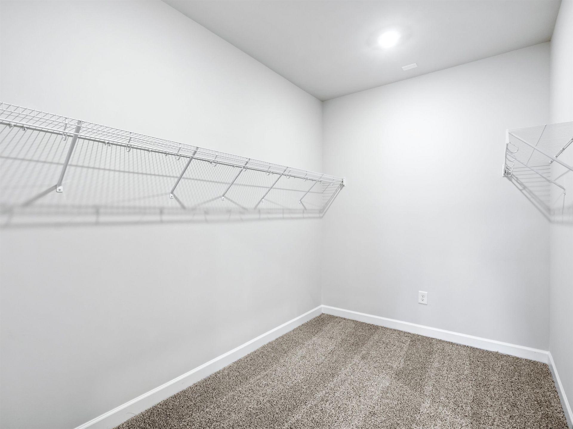 8204 Essence Dr. Photo 23