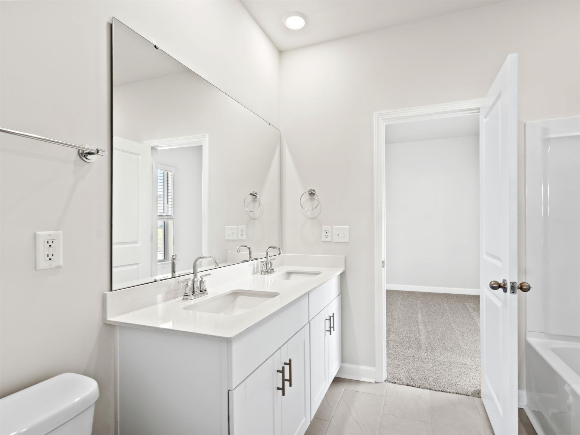 8204 Essence Dr. Photo 29