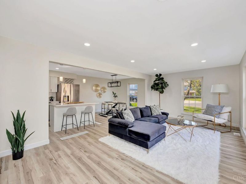 1073 Peachtree Court, Mount Healthy, OH 45231 Photo 3