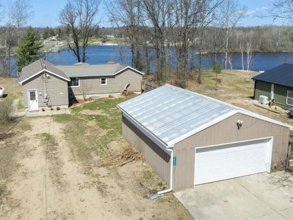 1471 E Beechwood Lane, White Cloud, MI 49349