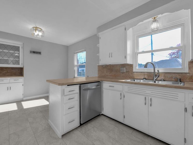 30 Demorest Road, Columbus, OH 43204 Photo 16