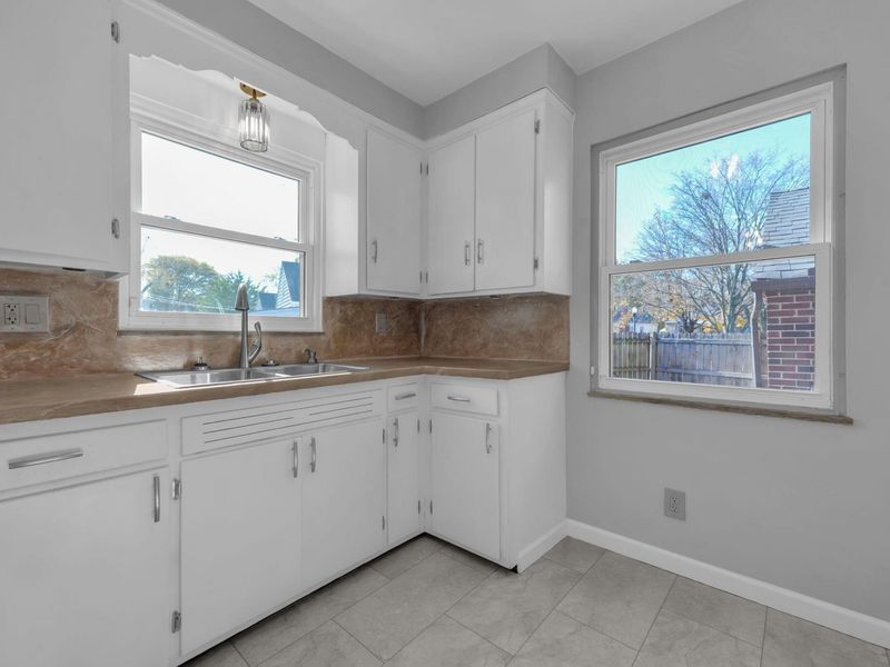 30 Demorest Road, Columbus, OH 43204 Photo 17