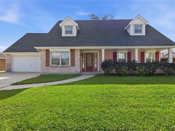 26 EDGEWOOD Drive, Destrehan, LA 70047