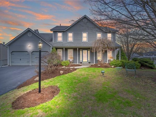 5792 Mountain Laurel Drive, East Syracuse, NY 13057