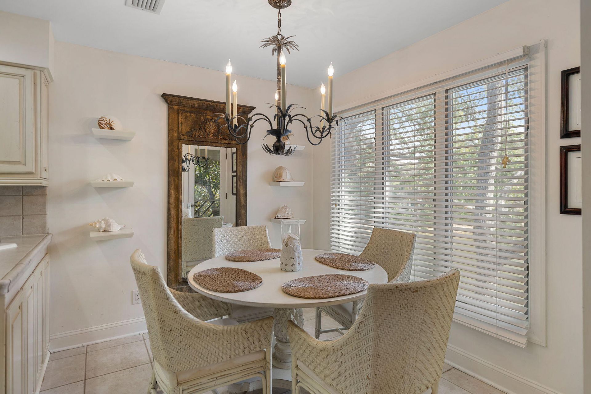 4758 Tennis Clb Lane Photo 4