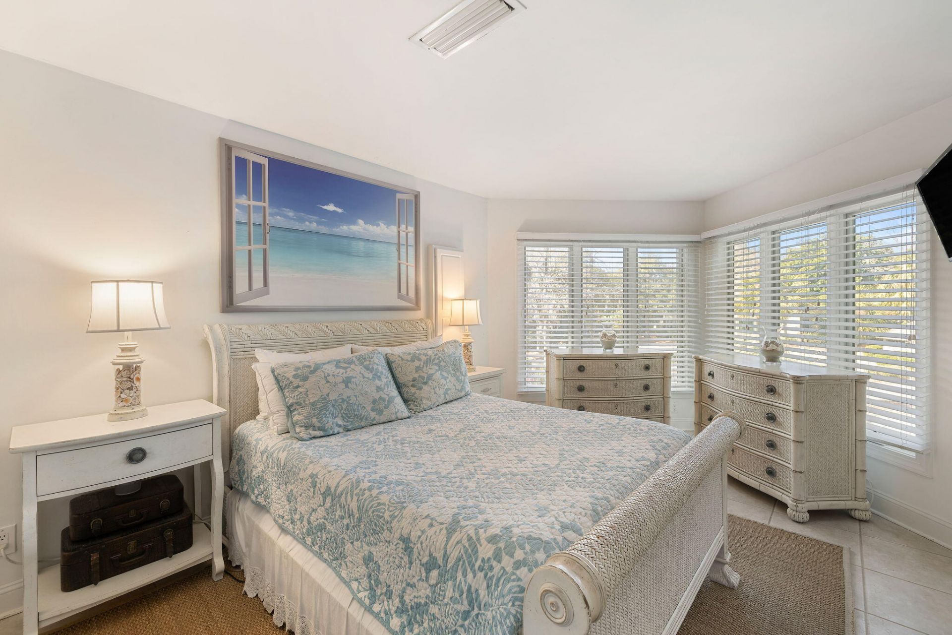 4758 Tennis Clb Lane Photo 7