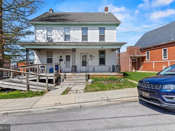 18 S CHARLES STREET , DALLASTOWN, PA 17313