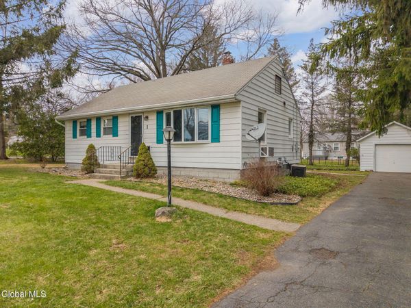 1 Philip Court, Latham, NY 12110