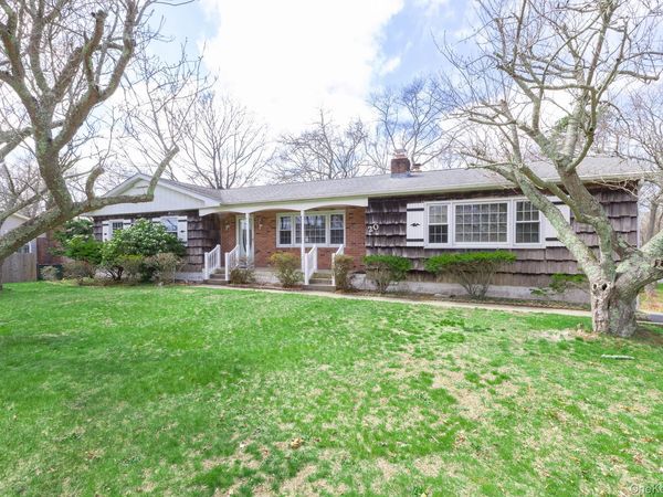 20 Mill Pond Lane , East Moriches, NY 11940
