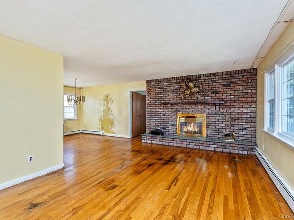 20 Mill Pond Lane , East Moriches, NY 11940