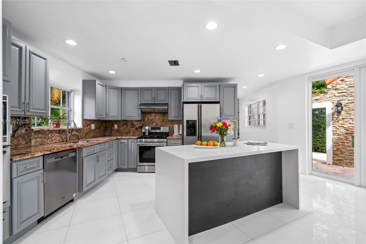 1900 Pizarro St, Coral Gables, FL 33134 Photo