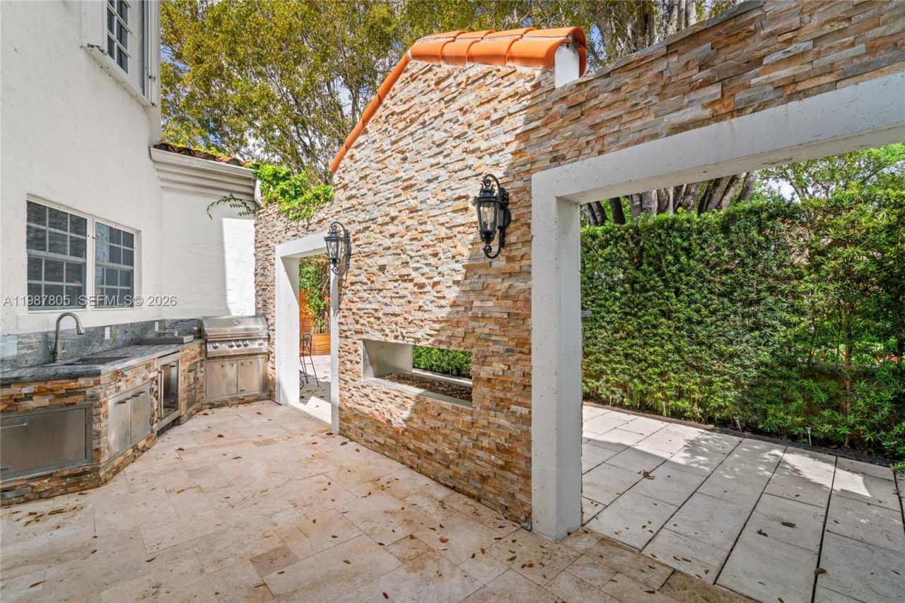 1900 Pizarro St, Coral Gables, FL 33134 Photo