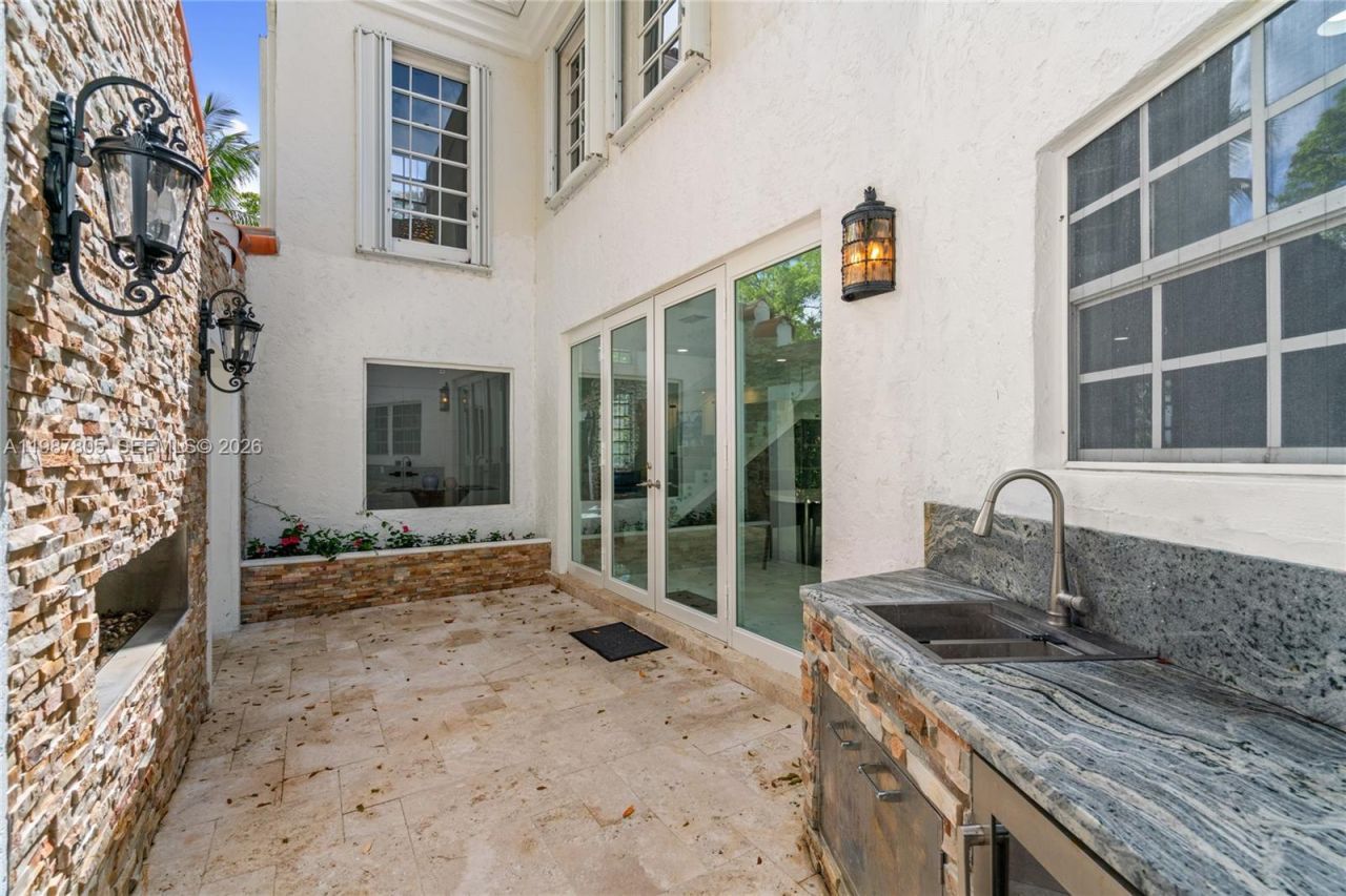 1900 Pizarro St, Coral Gables, FL 33134 Photo