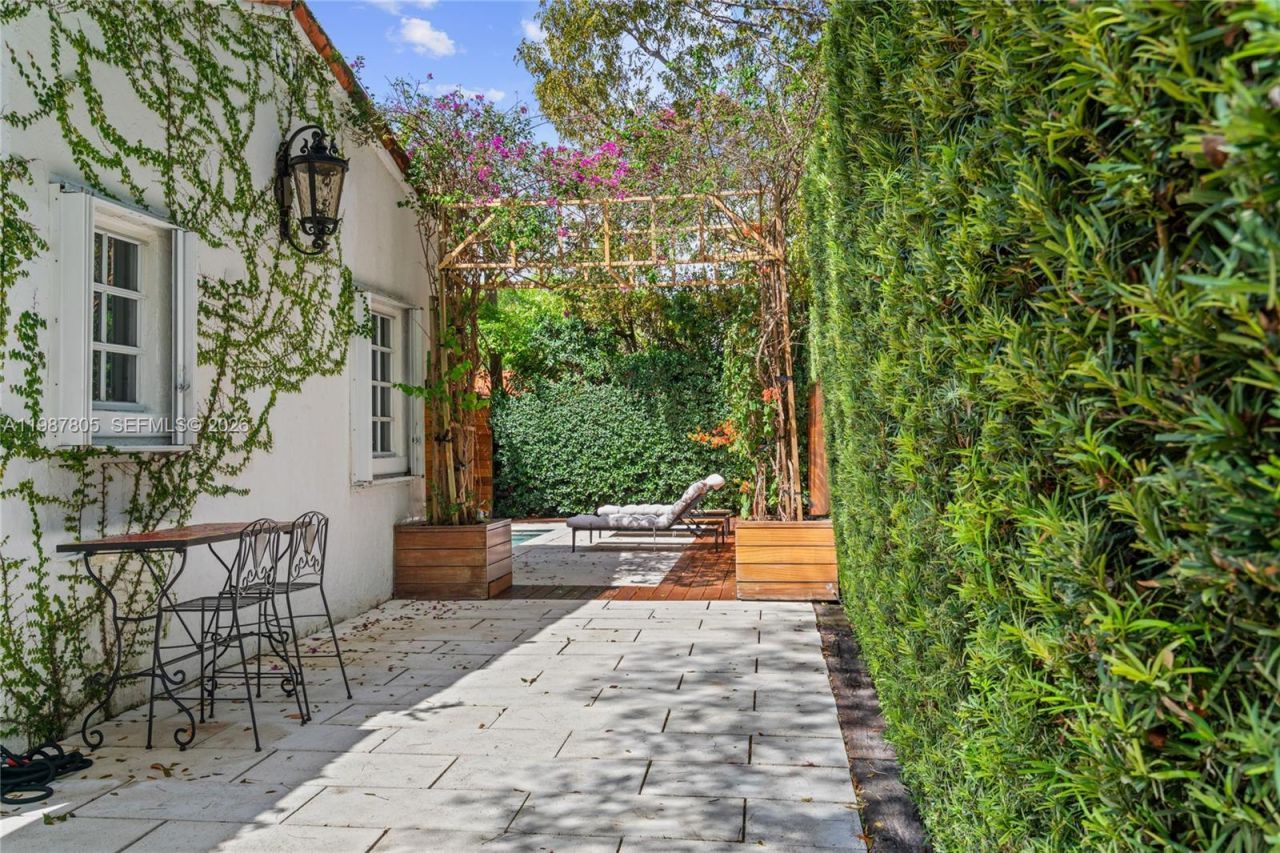 1900 Pizarro St, Coral Gables, FL 33134 Photo