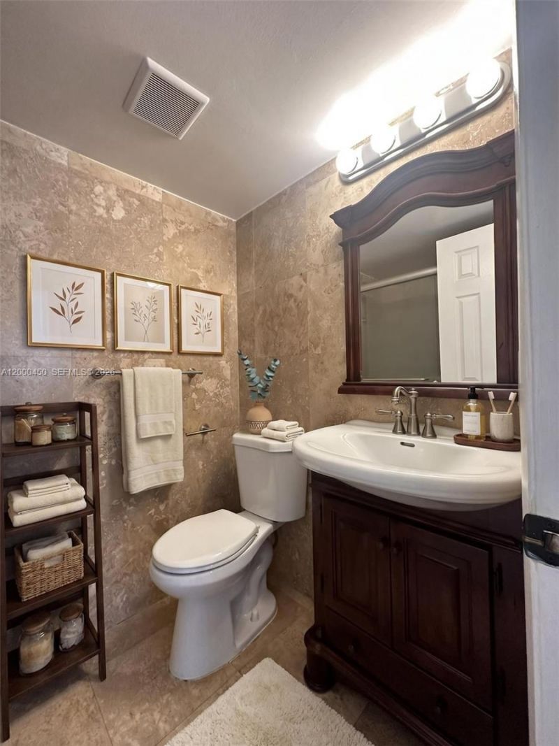 8675 NW 5th Ter, Unit 13-103, Miami, FL 33126 Photo