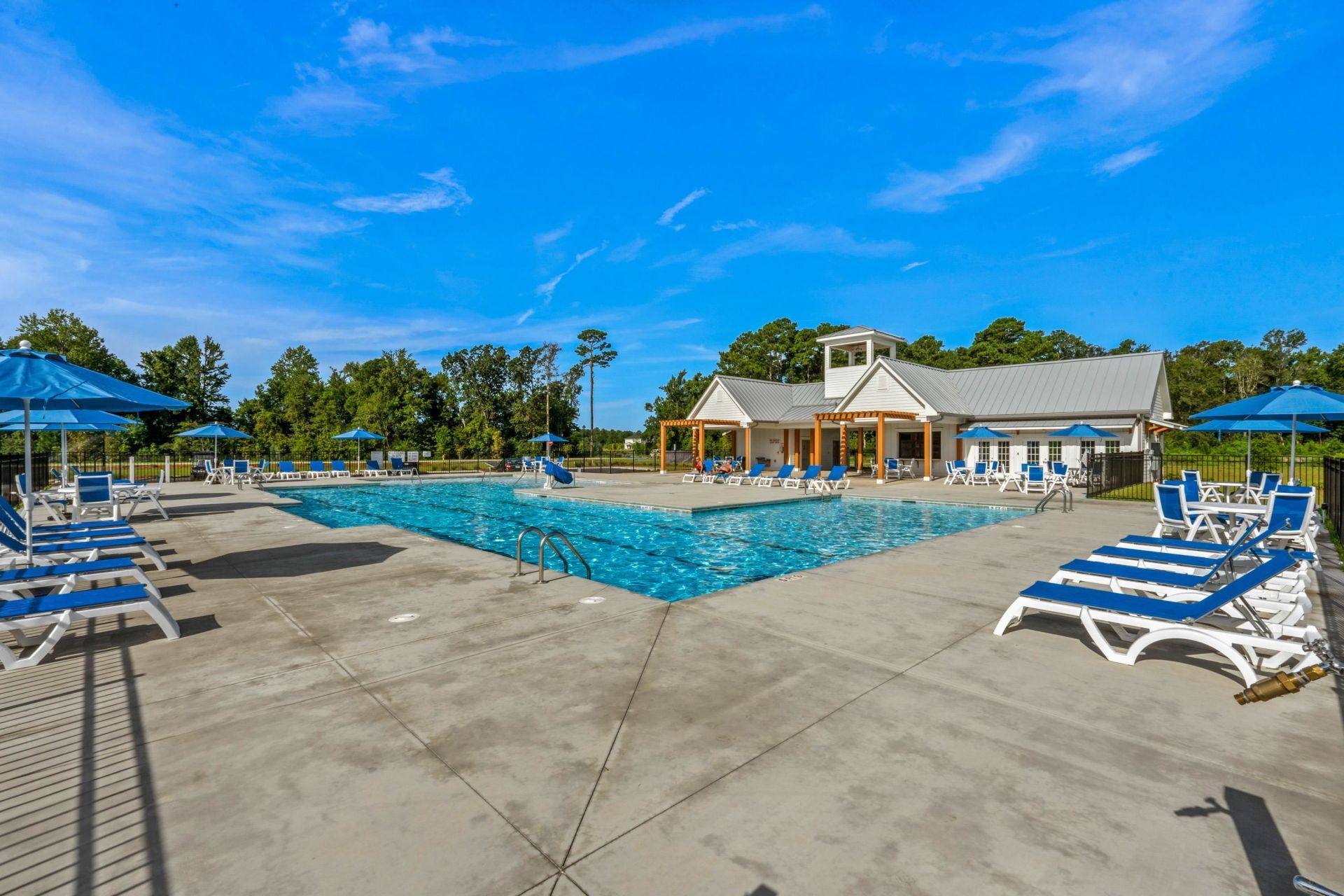 8200 Essence Dr. Photo 33