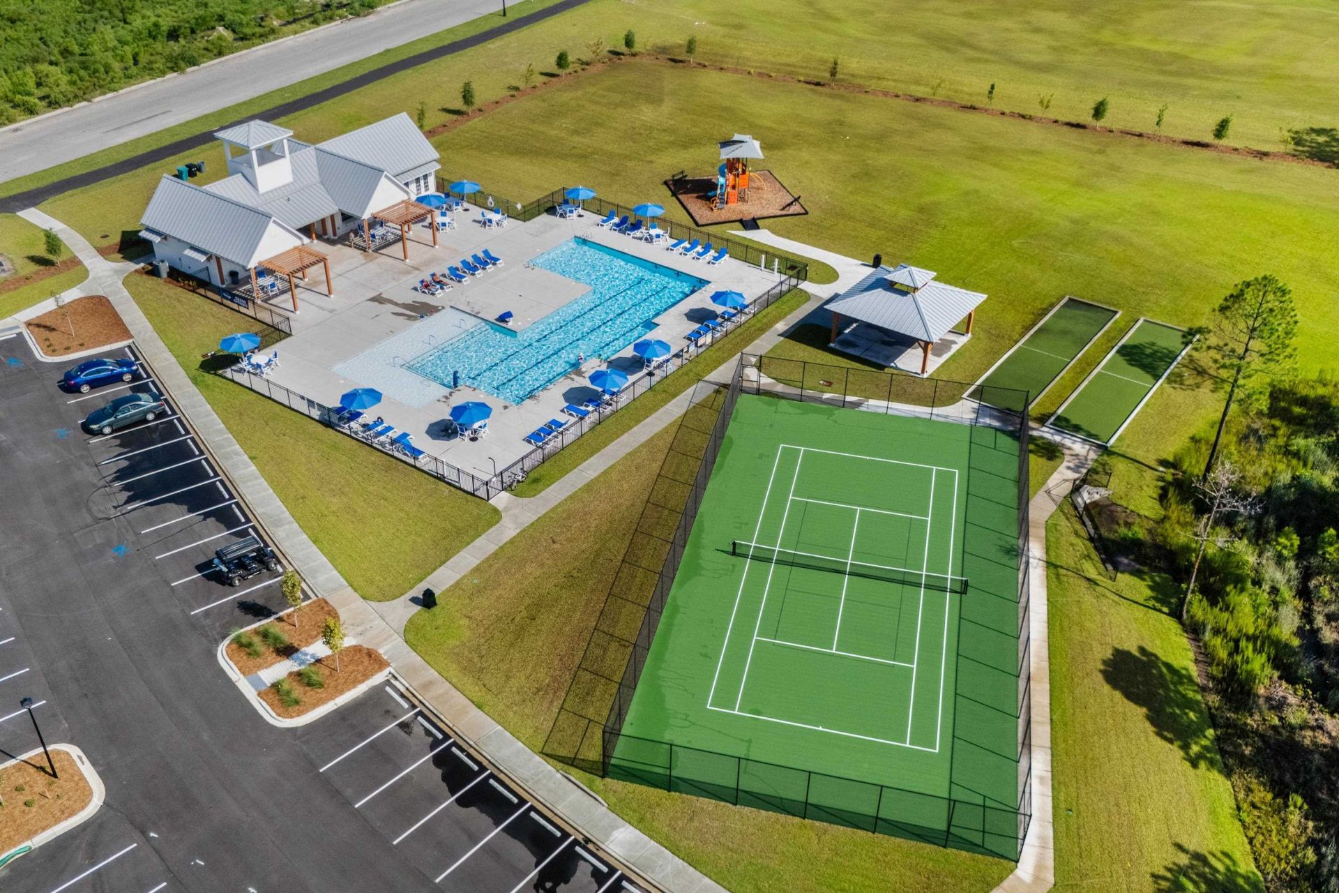 8200 Essence Dr. Photo 35