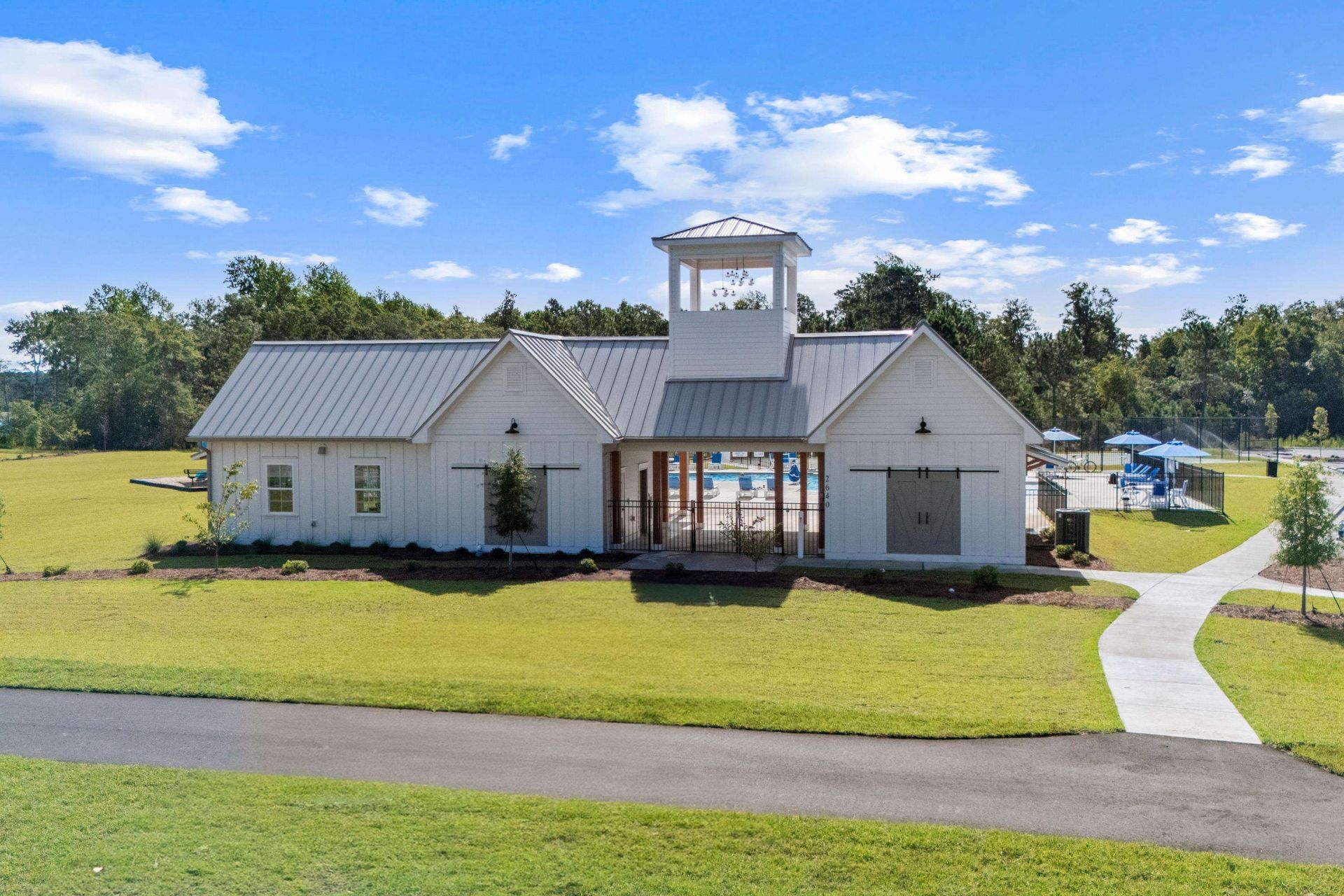 8200 Essence Dr. Photo 36