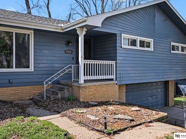 7228 N 71 Avenue, Omaha, NE 68152