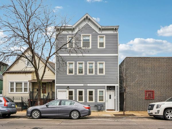 3806 W Armitage Avenue, Chicago, IL 60647