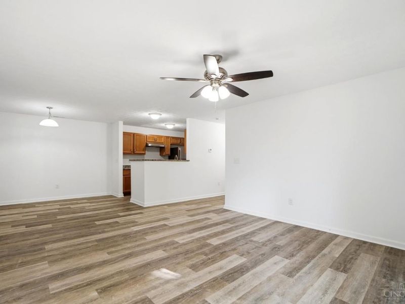 220 Carrington Place, Unit 104, Loveland, OH 45140 Photo 10