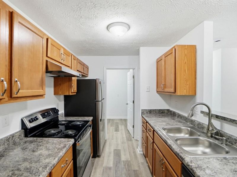 220 Carrington Place, Unit 104, Loveland, OH 45140 Photo 13